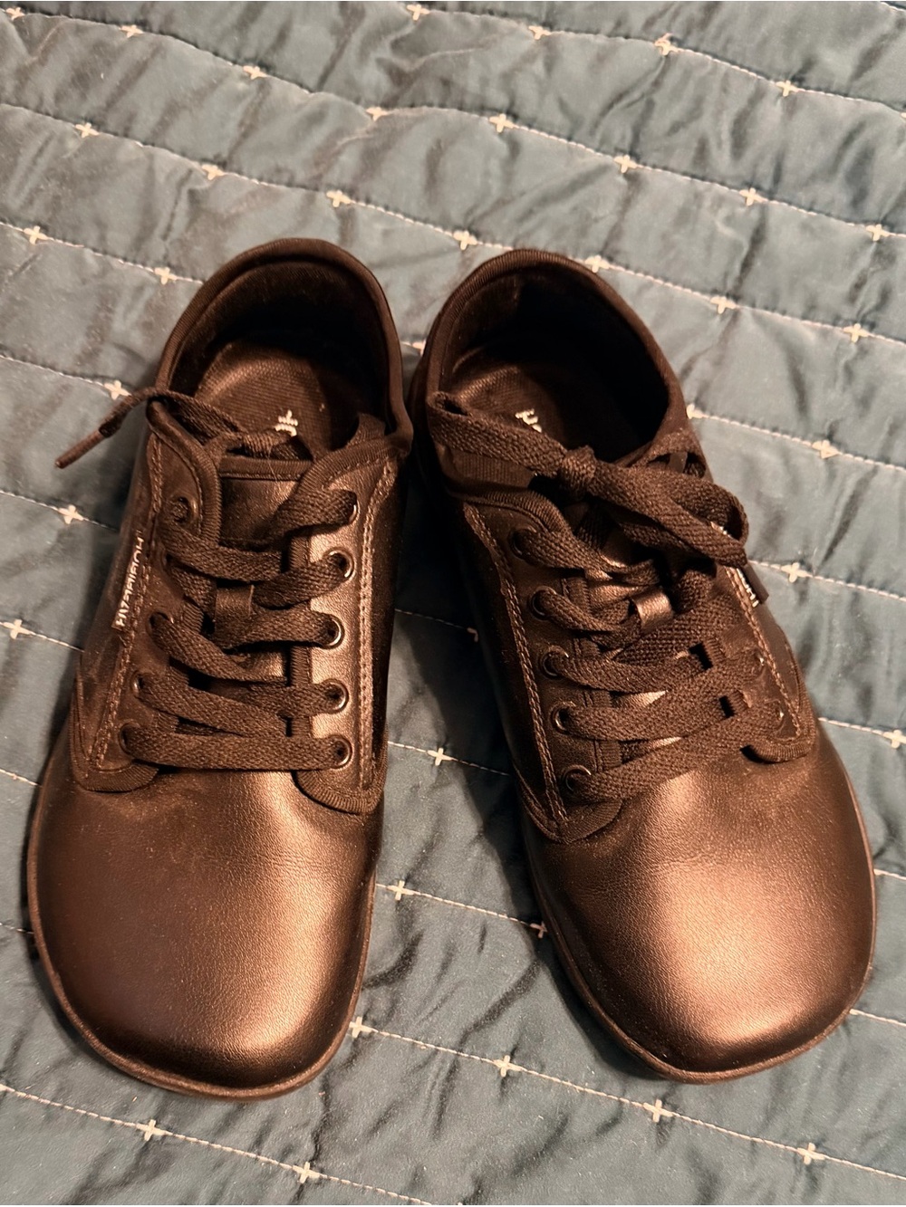 Hobibear Women's Black Barefoot Lace-Up Sneakers